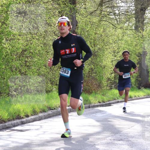 12.04.2026 - 45. Internationalen Wilhelmsburger Insellauf Yannick Fuchs http://msf.ph/oto/9477863 12.04.2026 10:14:30 Laufen 2383, 1977, 09, 5812, 4563 meine-sportfotos.de