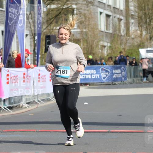 12.04.2026 - 45. Internationalen Wilhelmsburger Insellauf Strokosch-Dieckow http://msf.ph/oto/9477876 12.04.2026 11:40:33 Ziel 2161 meine-sportfotos.de