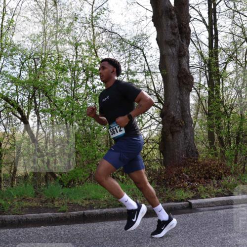 12.04.2026 - 45. Internationalen Wilhelmsburger Insellauf Yannick Fuchs http://msf.ph/oto/9477891 12.04.2026 10:14:34 Laufen 5812 meine-sportfotos.de