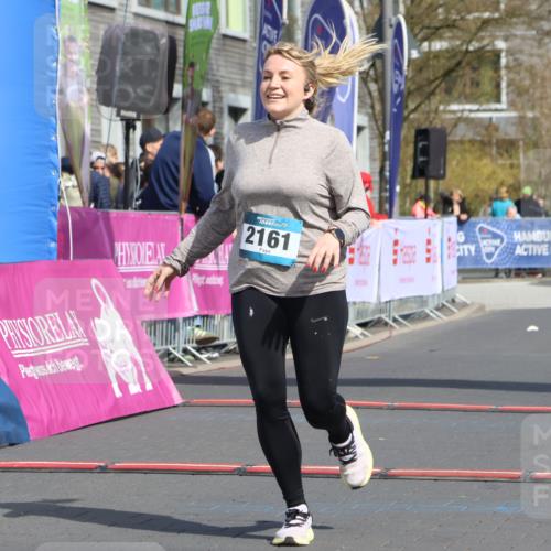 12.04.2026 - 45. Internationalen Wilhelmsburger Insellauf Strokosch-Dieckow http://msf.ph/oto/9477925 12.04.2026 11:40:34 Ziel 2161 meine-sportfotos.de