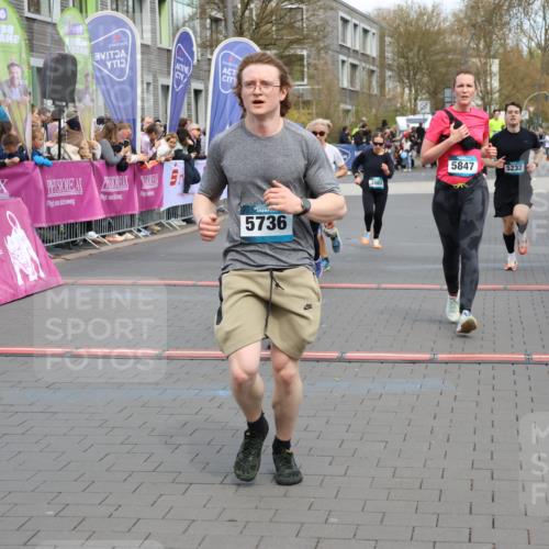 12.04.2026 - 45. Internationalen Wilhelmsburger Insellauf Strokosch-Dieckow http://msf.ph/oto/9478043 12.04.2026 12:58:08 Ziel 5736, 3189, 5847, 3439, 5232, 5277, 3863, 4887 meine-sportfotos.de