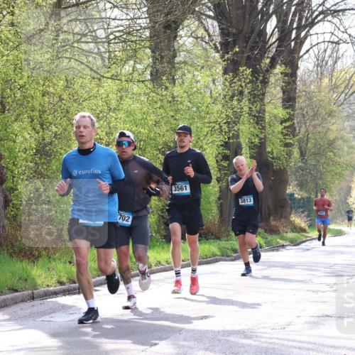 12.04.2026 - 45. Internationalen Wilhelmsburger Insellauf Yannick Fuchs http://msf.ph/oto/9478085 12.04.2026 10:15:05 Laufen 702, 3561, 3813, 4052 meine-sportfotos.de