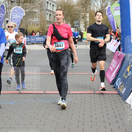 12.04.2026 - 45. Internationalen Wilhelmsburger Insellauf Strokosch-Dieckow http://msf.ph/oto/9478094 12.04.2026 12:58:10 Ziel 5736, 3189, 5847, 3439, 5232, 5277, 3863, 4887 meine-sportfotos.de