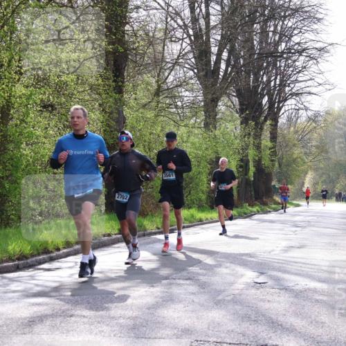 12.04.2026 - 45. Internationalen Wilhelmsburger Insellauf Yannick Fuchs http://msf.ph/oto/9478096 12.04.2026 10:15:07 Laufen 2702, 3561 meine-sportfotos.de