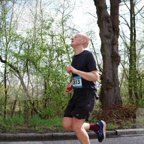 12.04.2026 - 45. Internationalen Wilhelmsburger Insellauf Yannick Fuchs http://msf.ph/oto/9478145 12.04.2026 10:15:12 Laufen 813 meine-sportfotos.de