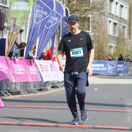 12.04.2026 - 45. Internationalen Wilhelmsburger Insellauf Strokosch-Dieckow http://msf.ph/oto/9478153 12.04.2026 11:41:13 Ziel 4981 meine-sportfotos.de