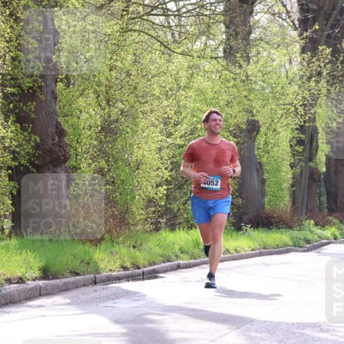 12.04.2026 - 45. Internationalen Wilhelmsburger Insellauf Yannick Fuchs http://msf.ph/oto/9478174 12.04.2026 10:15:15 Laufen 052 meine-sportfotos.de