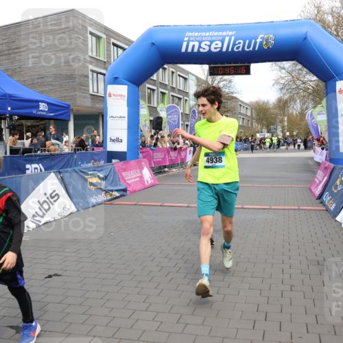 12.04.2026 - 45. Internationalen Wilhelmsburger Insellauf Strokosch-Dieckow http://msf.ph/oto/9478182 12.04.2026 12:58:16 Ziel 4938, 3213, 2447 meine-sportfotos.de