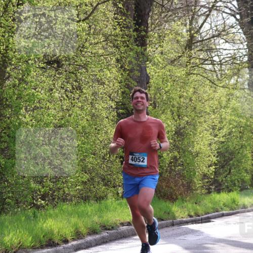 12.04.2026 - 45. Internationalen Wilhelmsburger Insellauf Yannick Fuchs http://msf.ph/oto/9478195 12.04.2026 10:15:17 Laufen 4052 meine-sportfotos.de