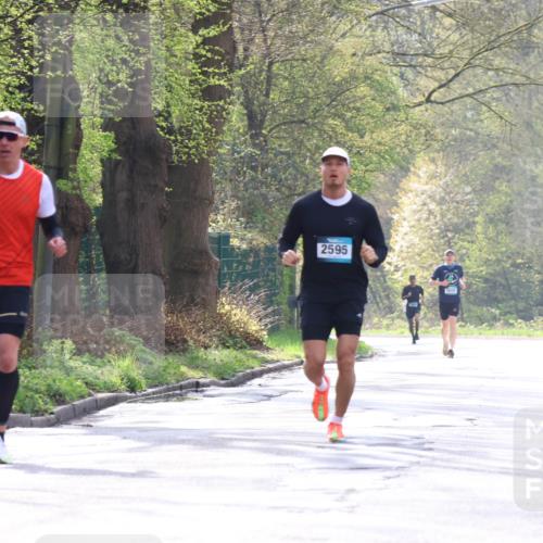 12.04.2026 - 45. Internationalen Wilhelmsburger Insellauf Yannick Fuchs http://msf.ph/oto/9478229 12.04.2026 10:15:20 Laufen 2595 meine-sportfotos.de
