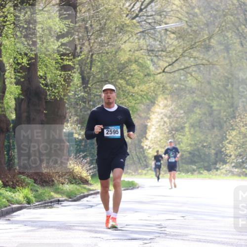 12.04.2026 - 45. Internationalen Wilhelmsburger Insellauf Yannick Fuchs http://msf.ph/oto/9478234 12.04.2026 10:15:21 Laufen 2595 meine-sportfotos.de