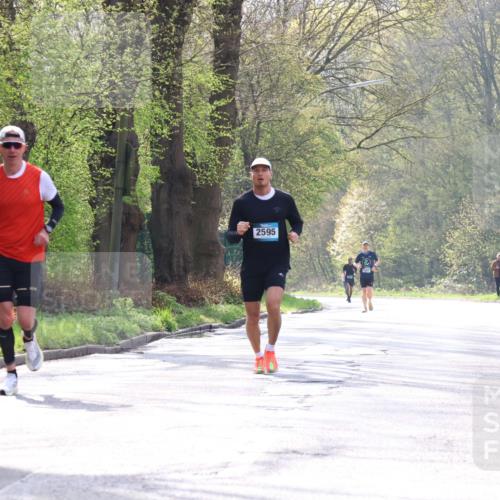12.04.2026 - 45. Internationalen Wilhelmsburger Insellauf Yannick Fuchs http://msf.ph/oto/9478242 12.04.2026 10:15:22 Laufen 2595 meine-sportfotos.de