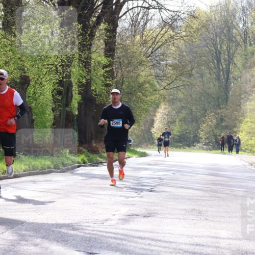 12.04.2026 - 45. Internationalen Wilhelmsburger Insellauf Yannick Fuchs http://msf.ph/oto/9478250 12.04.2026 10:15:22 Laufen 2595 meine-sportfotos.de