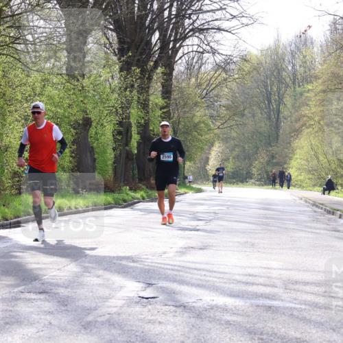 12.04.2026 - 45. Internationalen Wilhelmsburger Insellauf Yannick Fuchs http://msf.ph/oto/9478254 12.04.2026 10:15:23 Laufen 2595 meine-sportfotos.de