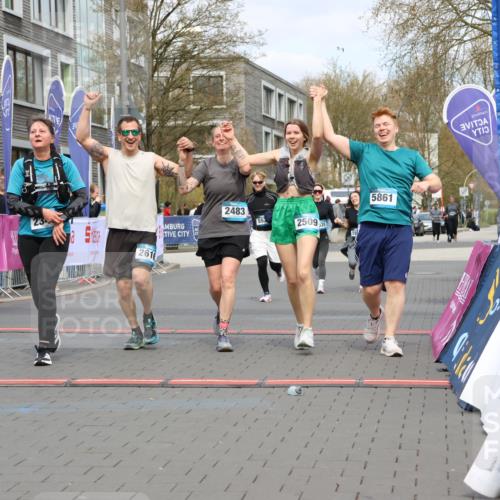 12.04.2026 - 45. Internationalen Wilhelmsburger Insellauf Strokosch-Dieckow http://msf.ph/oto/9478281 12.04.2026 13:29:48 Ziel 2650, 2340, 5861, 2509, 2483, 2616, 5535, 5536, 5539 meine-sportfotos.de