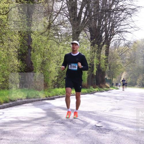 12.04.2026 - 45. Internationalen Wilhelmsburger Insellauf Yannick Fuchs http://msf.ph/oto/9478283 12.04.2026 10:15:26 Laufen 2595 meine-sportfotos.de