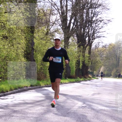 12.04.2026 - 45. Internationalen Wilhelmsburger Insellauf Yannick Fuchs http://msf.ph/oto/9478289 12.04.2026 10:15:27 Laufen 2595 meine-sportfotos.de