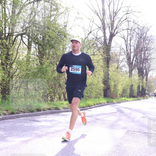 12.04.2026 - 45. Internationalen Wilhelmsburger Insellauf Yannick Fuchs http://msf.ph/oto/9478297 12.04.2026 10:15:28 Laufen 2595 meine-sportfotos.de
