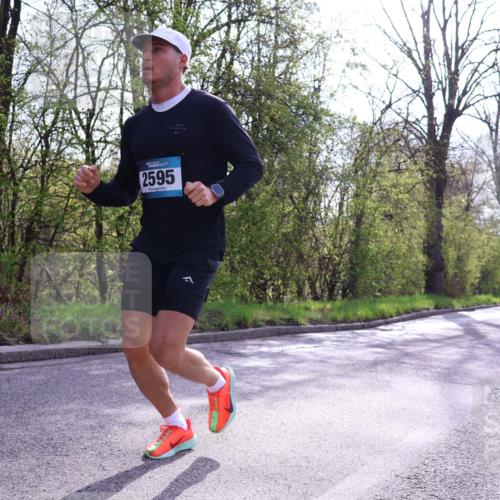 12.04.2026 - 45. Internationalen Wilhelmsburger Insellauf Yannick Fuchs http://msf.ph/oto/9478304 12.04.2026 10:15:28 Laufen 2595 meine-sportfotos.de