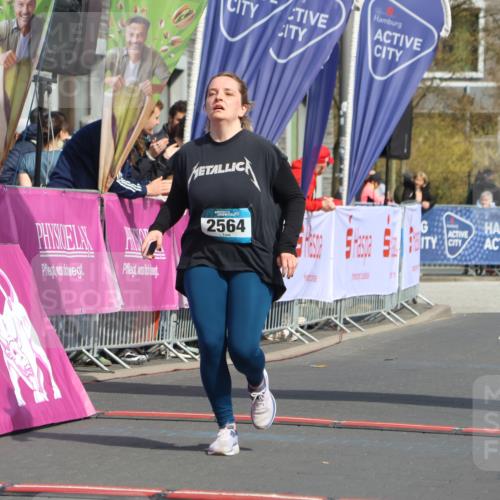 12.04.2026 - 45. Internationalen Wilhelmsburger Insellauf Strokosch-Dieckow http://msf.ph/oto/9478360 12.04.2026 11:42:19 Ziel 2564 meine-sportfotos.de