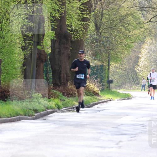 12.04.2026 - 45. Internationalen Wilhelmsburger Insellauf Yannick Fuchs http://msf.ph/oto/9478369 12.04.2026 10:15:45 Laufen 5569, 5502, 4296 meine-sportfotos.de