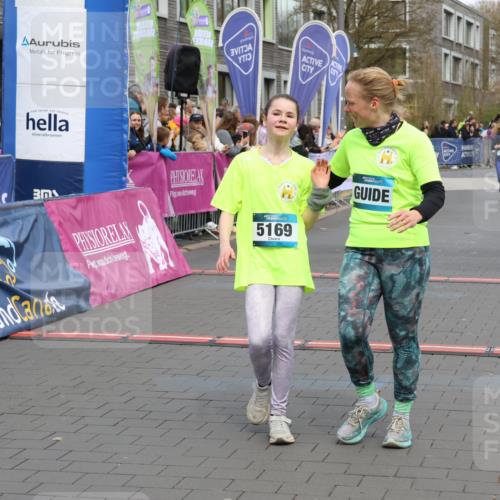 12.04.2026 - 45. Internationalen Wilhelmsburger Insellauf Strokosch-Dieckow http://msf.ph/oto/9478400 12.04.2026 12:58:29 Ziel 4968, 2707, 5169, 5214, 4955 meine-sportfotos.de