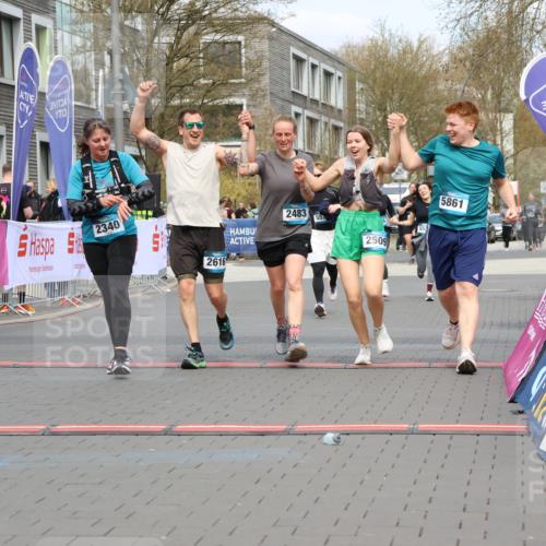 12.04.2026 - 45. Internationalen Wilhelmsburger Insellauf Strokosch-Dieckow http://msf.ph/oto/9478401 12.04.2026 13:29:47 Ziel 2650, 2340, 5861, 2509, 2483, 2616 meine-sportfotos.de