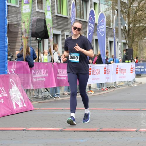 12.04.2026 - 45. Internationalen Wilhelmsburger Insellauf Strokosch-Dieckow http://msf.ph/oto/9478416 12.04.2026 13:29:44 Ziel 2650, 2340, 5861, 2509, 2483, 2616 meine-sportfotos.de