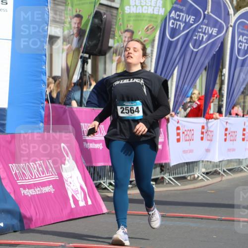 12.04.2026 - 45. Internationalen Wilhelmsburger Insellauf Strokosch-Dieckow http://msf.ph/oto/9478455 12.04.2026 11:42:20 Ziel 2564 meine-sportfotos.de