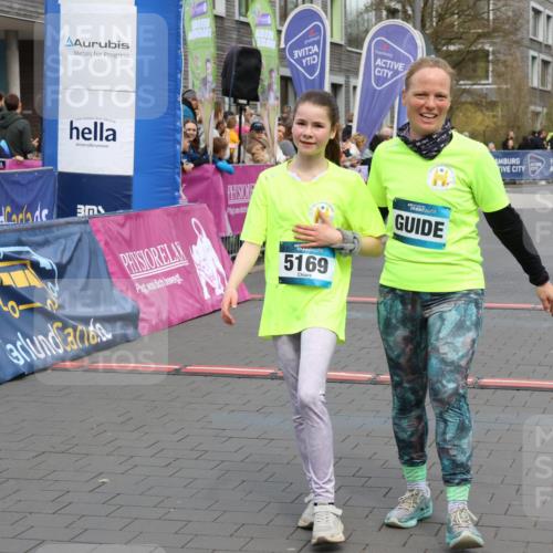 12.04.2026 - 45. Internationalen Wilhelmsburger Insellauf Strokosch-Dieckow http://msf.ph/oto/9478484 12.04.2026 12:58:30 Ziel 5169, 5214, 4955, 3396 meine-sportfotos.de
