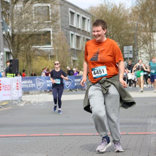 12.04.2026 - 45. Internationalen Wilhelmsburger Insellauf Strokosch-Dieckow http://msf.ph/oto/9478541 12.04.2026 13:29:39 Ziel 4451 meine-sportfotos.de