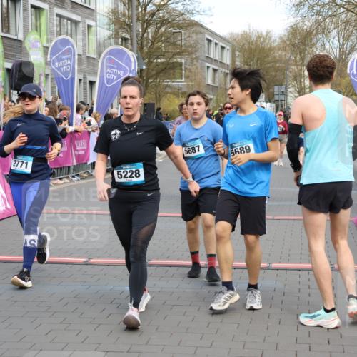 12.04.2026 - 45. Internationalen Wilhelmsburger Insellauf Strokosch-Dieckow http://msf.ph/oto/9478573 12.04.2026 12:58:37 Ziel 3396, 5228, 5689, 2771, 5687, 2058, 3152, 4535, 5260, 2493, 2550 meine-sportfotos.de