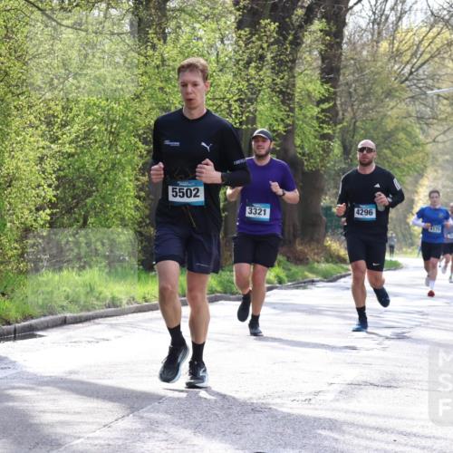 12.04.2026 - 45. Internationalen Wilhelmsburger Insellauf Yannick Fuchs http://msf.ph/oto/9478585 12.04.2026 10:16:05 Laufen 5502, 3321, 4296, 4175 meine-sportfotos.de