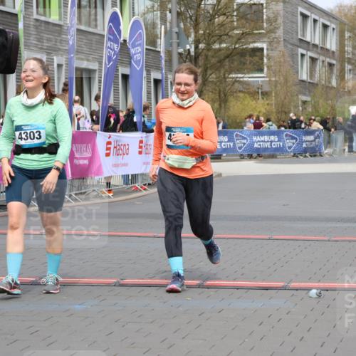 12.04.2026 - 45. Internationalen Wilhelmsburger Insellauf Strokosch-Dieckow http://msf.ph/oto/9478586 12.04.2026 13:29:29 Ziel 4303, 4302, 4304 meine-sportfotos.de