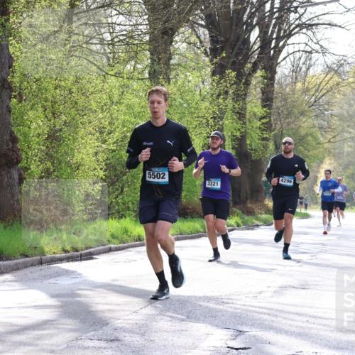 12.04.2026 - 45. Internationalen Wilhelmsburger Insellauf Yannick Fuchs http://msf.ph/oto/9478590 12.04.2026 10:16:05 Laufen 5502, 3321, 4296, 4175 meine-sportfotos.de