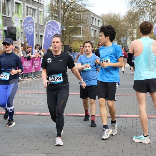 12.04.2026 - 45. Internationalen Wilhelmsburger Insellauf Strokosch-Dieckow http://msf.ph/oto/9478591 12.04.2026 12:58:37 Ziel 3396, 5228, 5689, 2771, 5687, 2058, 3152, 4535, 5260, 2493, 2550 meine-sportfotos.de
