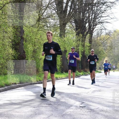 12.04.2026 - 45. Internationalen Wilhelmsburger Insellauf Yannick Fuchs http://msf.ph/oto/9478596 12.04.2026 10:16:05 Laufen 5502, 3321, 4296, 4175 meine-sportfotos.de