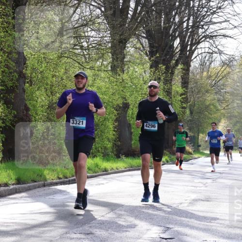 12.04.2026 - 45. Internationalen Wilhelmsburger Insellauf Yannick Fuchs http://msf.ph/oto/9478618 12.04.2026 10:16:07 Laufen 3321, 4296, 4175, 3812 meine-sportfotos.de