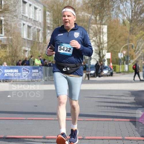 12.04.2026 - 45. Internationalen Wilhelmsburger Insellauf Strokosch-Dieckow http://msf.ph/oto/9478644 12.04.2026 11:42:59 Ziel 5432 meine-sportfotos.de