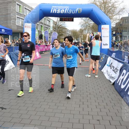 12.04.2026 - 45. Internationalen Wilhelmsburger Insellauf Strokosch-Dieckow http://msf.ph/oto/9478648 12.04.2026 12:58:41 Ziel 2058, 3152, 4535, 5260, 2493, 2550, 3479 meine-sportfotos.de