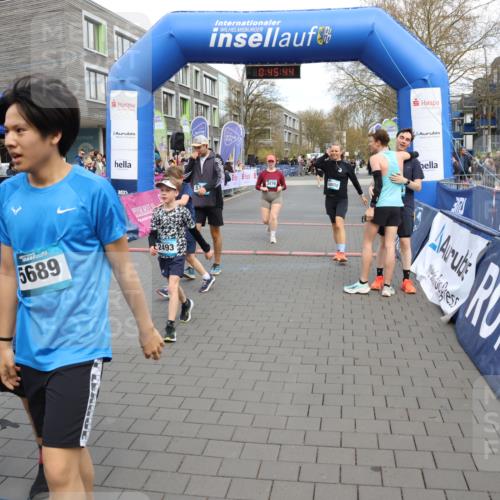 12.04.2026 - 45. Internationalen Wilhelmsburger Insellauf Strokosch-Dieckow http://msf.ph/oto/9478669 12.04.2026 12:58:43 Ziel 3152, 4535, 5260, 2493, 2550, 3479 meine-sportfotos.de