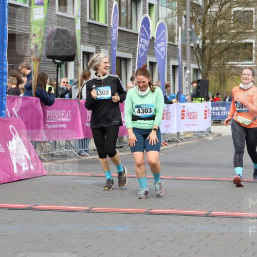 12.04.2026 - 45. Internationalen Wilhelmsburger Insellauf Strokosch-Dieckow http://msf.ph/oto/9478671 12.04.2026 13:29:28 Ziel 4303, 4302, 4304 meine-sportfotos.de