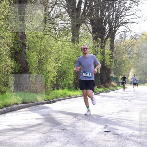 12.04.2026 - 45. Internationalen Wilhelmsburger Insellauf Yannick Fuchs http://msf.ph/oto/9478710 12.04.2026 10:16:16 Laufen 3812 meine-sportfotos.de
