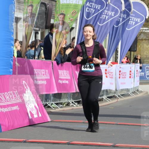 12.04.2026 - 45. Internationalen Wilhelmsburger Insellauf Strokosch-Dieckow http://msf.ph/oto/9478717 12.04.2026 11:43:15 Ziel  meine-sportfotos.de
