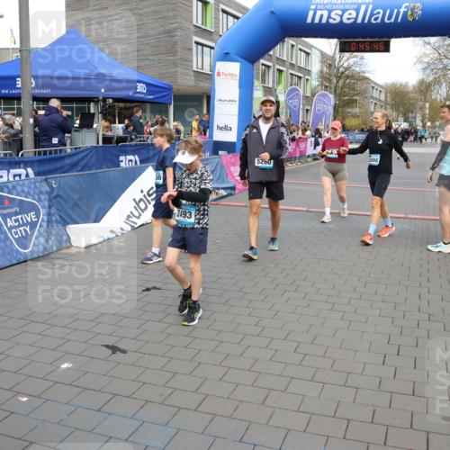12.04.2026 - 45. Internationalen Wilhelmsburger Insellauf Strokosch-Dieckow http://msf.ph/oto/9478734 12.04.2026 12:58:44 Ziel 5260, 2493, 2550, 3479, 4873 meine-sportfotos.de