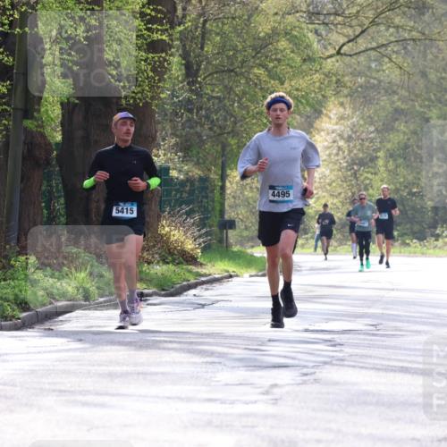 12.04.2026 - 45. Internationalen Wilhelmsburger Insellauf Yannick Fuchs http://msf.ph/oto/9478764 12.04.2026 10:16:22 Laufen 5415, 4495, 1437 meine-sportfotos.de
