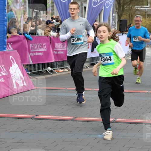 12.04.2026 - 45. Internationalen Wilhelmsburger Insellauf Strokosch-Dieckow http://msf.ph/oto/9478819 12.04.2026 12:58:56 Ziel 4344, 3889, 3309, 5613, 3525, 5422, 3088 meine-sportfotos.de