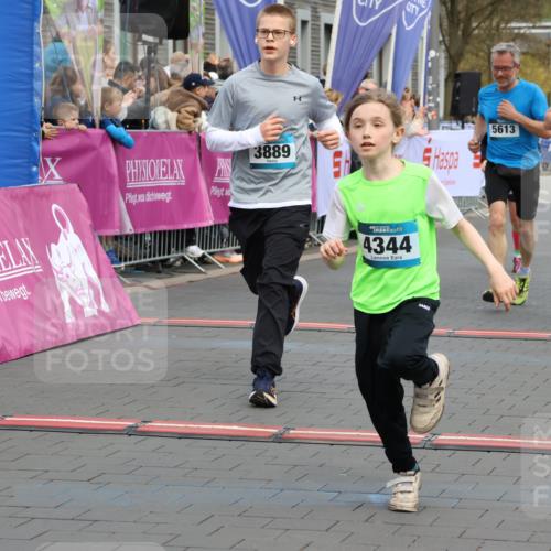 12.04.2026 - 45. Internationalen Wilhelmsburger Insellauf Strokosch-Dieckow http://msf.ph/oto/9478838 12.04.2026 12:58:57 Ziel 4344, 3889, 3309, 5613, 3525, 5422, 3088 meine-sportfotos.de