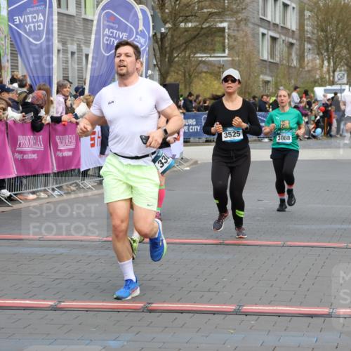12.04.2026 - 45. Internationalen Wilhelmsburger Insellauf Strokosch-Dieckow http://msf.ph/oto/9478857 12.04.2026 12:58:58 Ziel 4344, 3889, 3309, 5613, 3525, 5422, 3088 meine-sportfotos.de