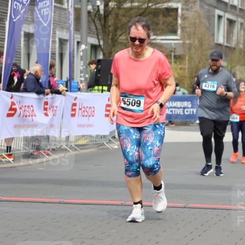 12.04.2026 - 45. Internationalen Wilhelmsburger Insellauf Strokosch-Dieckow http://msf.ph/oto/9478934 12.04.2026 13:29:10 Ziel 5509, 4316 meine-sportfotos.de